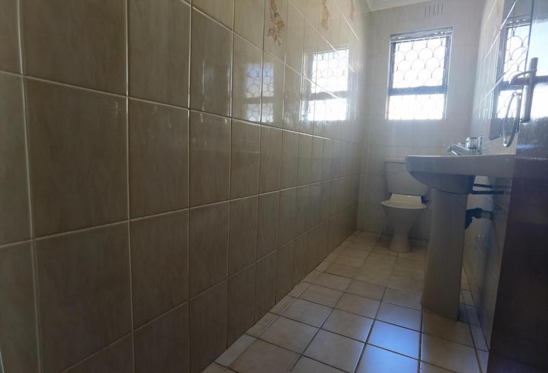 6 Bedroom Property for Sale in Cravenby Western Cape